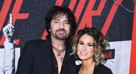 MÖTLEY CRÜE: TOMMY LEE Brings Wife BRITTANY FURLAN .